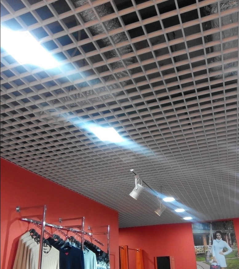 монтаж освещения потолка led